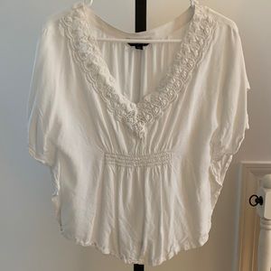 American Eagle top. XS. White. Gently used.